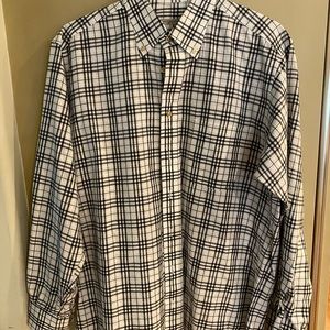 Men’s black and white check cotton button down shirt. In like-new condition